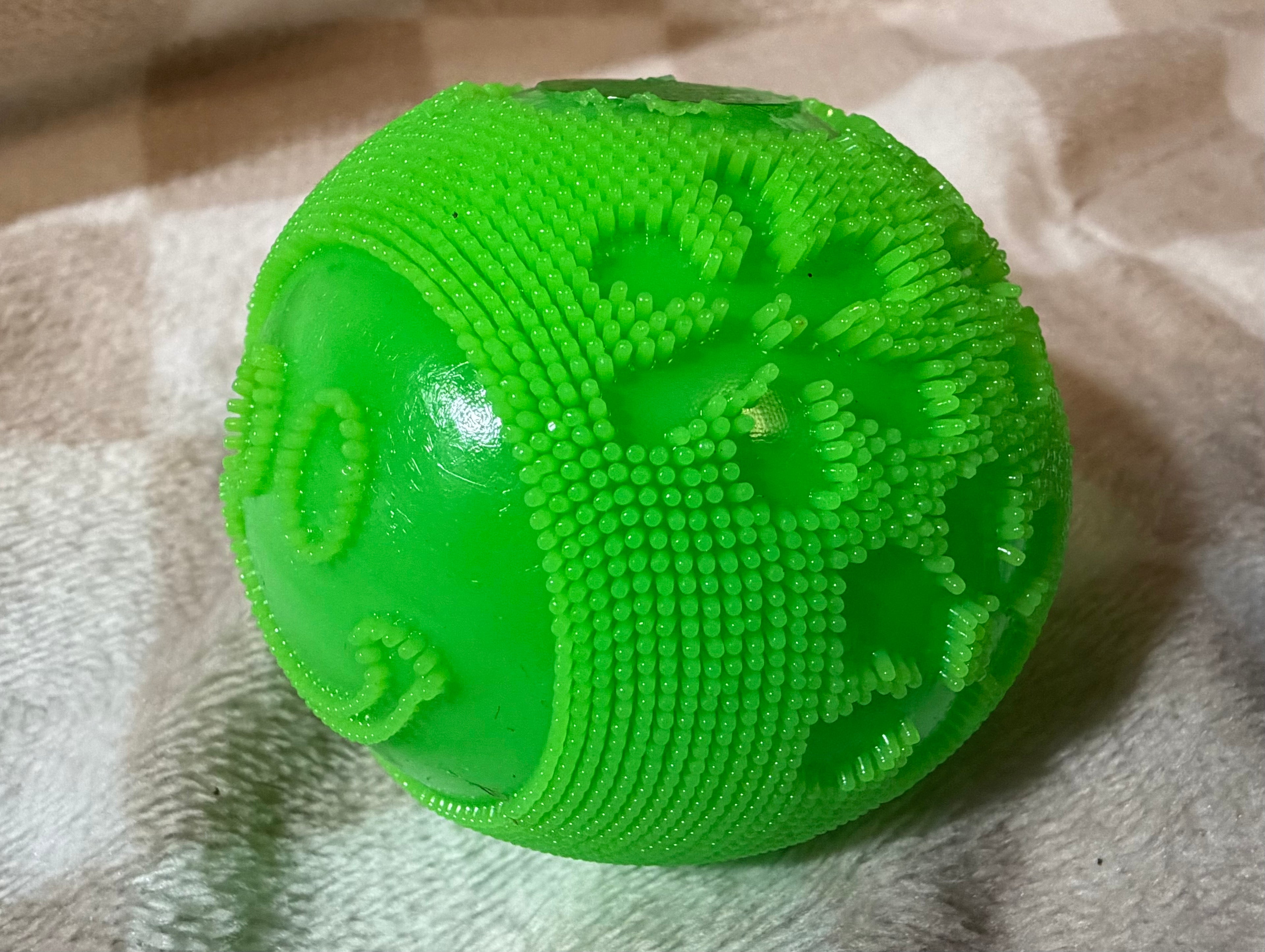 NeeDoh Fuzz Ball